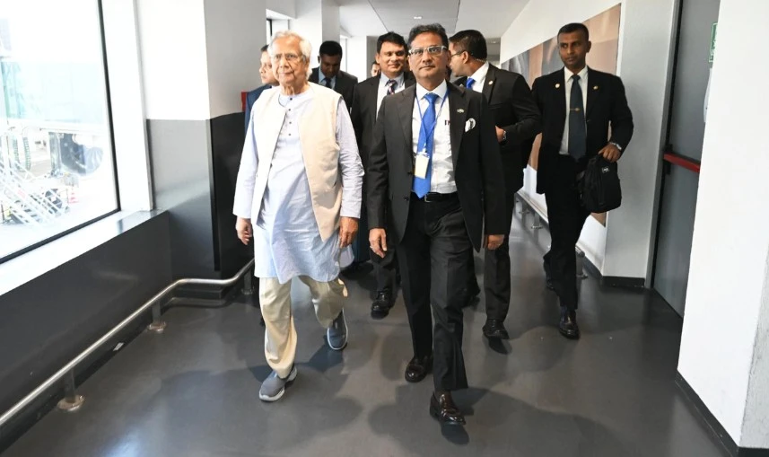 ইতালির রাজধানী রোমে পৌঁছেছেন প্রধান উপদেষ্টা